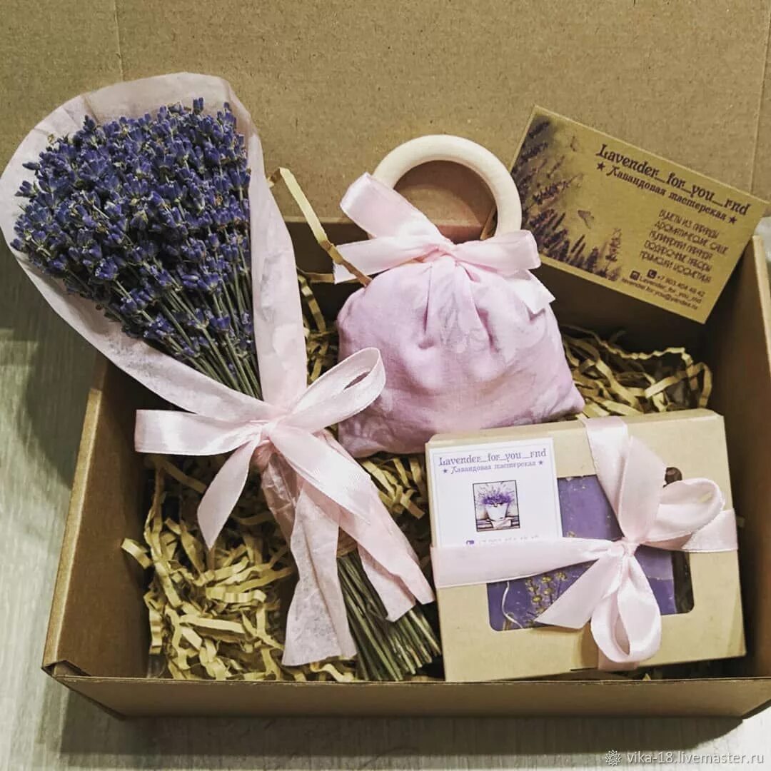 Бокс со свечами. Восковое аромасаше с лавандой. Подарочный набор саше. Подарочный набор саше. Саше флорентина лаванда.