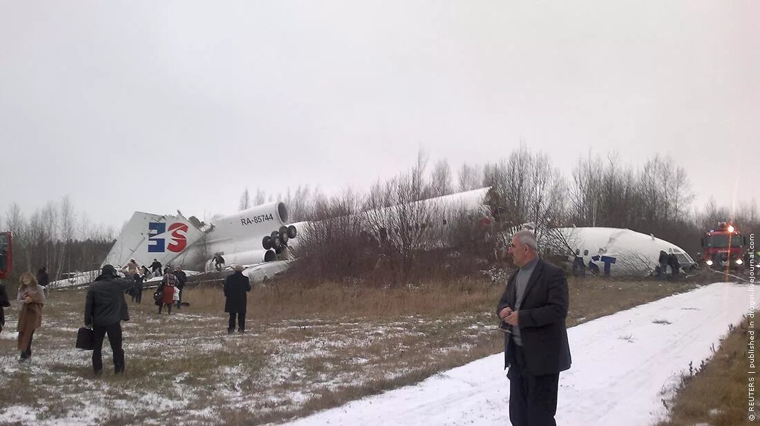 Катастрофа ту-154 в Домодедове. Катастрофа ту-154 в Домодедово 2010. Ту 154 Дагестанских авиалиний в Домодедово.