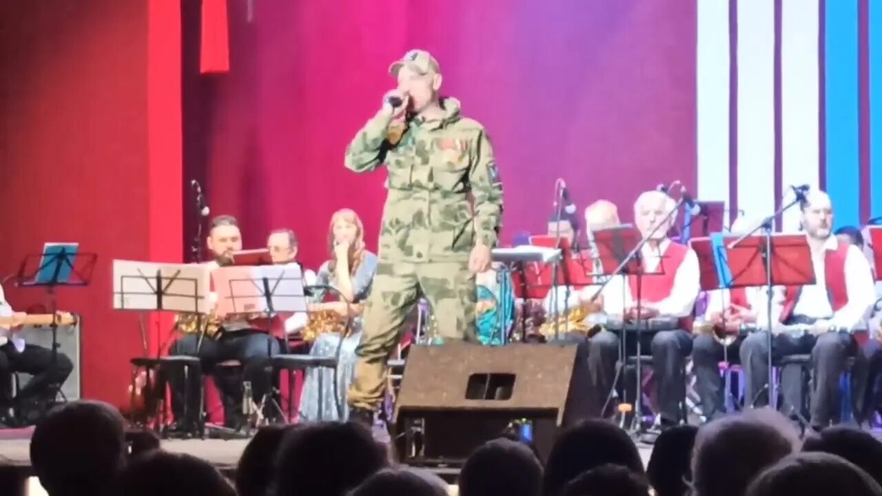 Подполковник. Триста тридцать три кубанский казачий хор. Слушать песню про 333. Слушать песню про 333. Лужники концерт.
