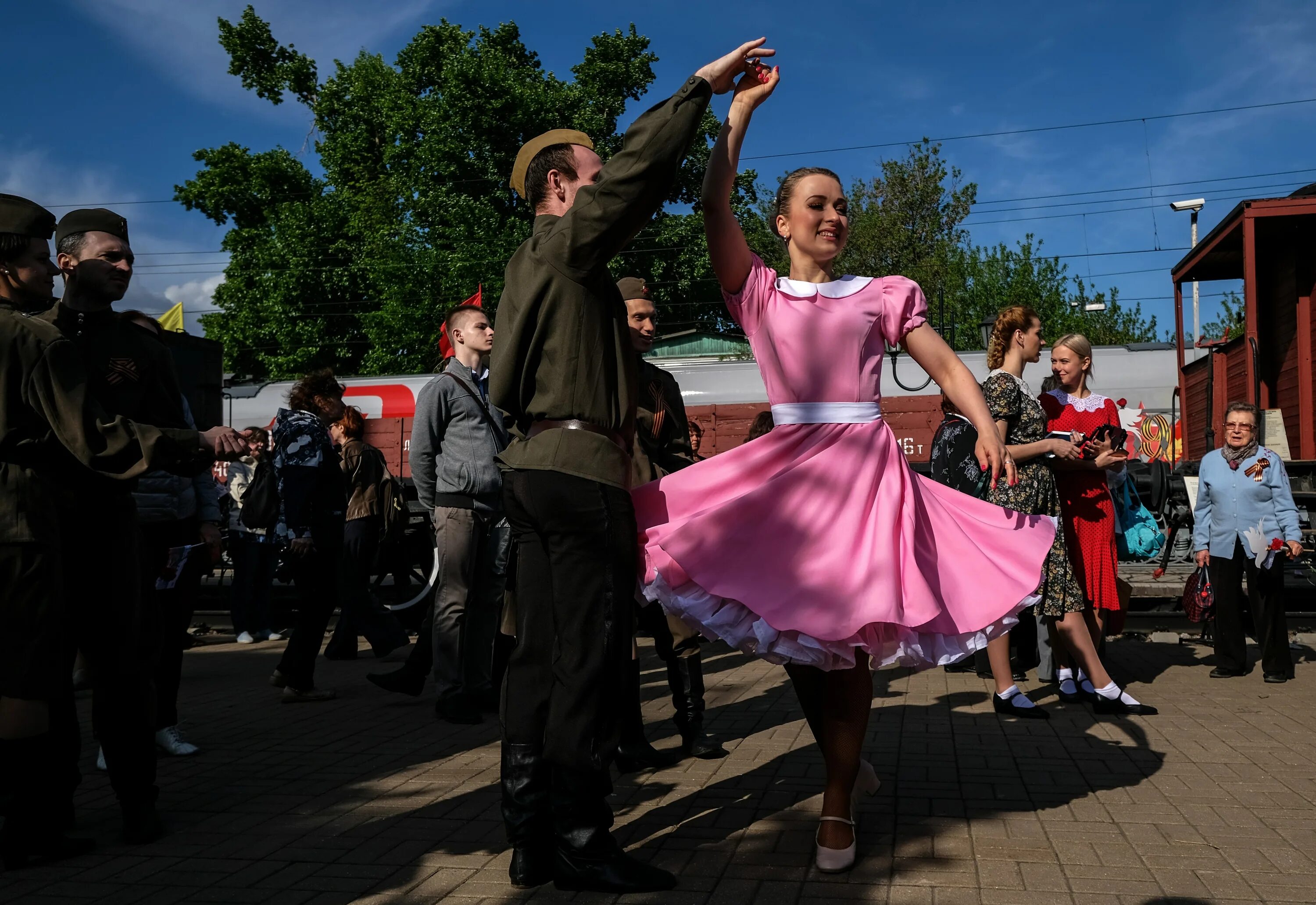 Какую песню можно спеть на 9 мая