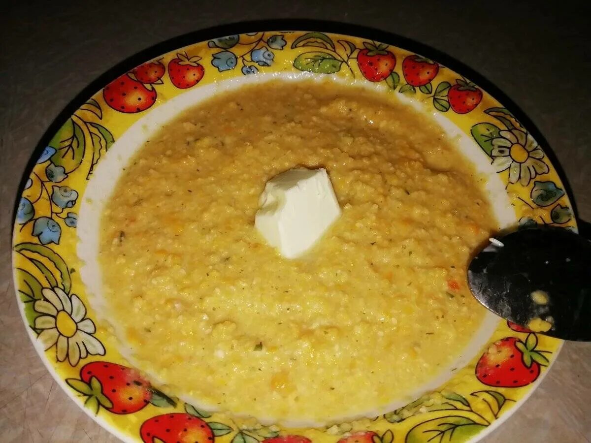 Гороховая каша с луком. Как сварить гороховую кашу без. Горошница из зеленого гороха. Каша желтая крупинками. Гороховая каша.