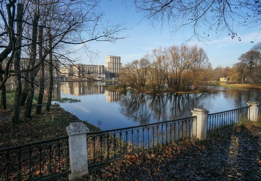 Лефортово москва. Лефортовский парк пруды. Лефортовский парк Лефортово. Парк Лефортово мост. Лефортовский парк Головинский пруд.