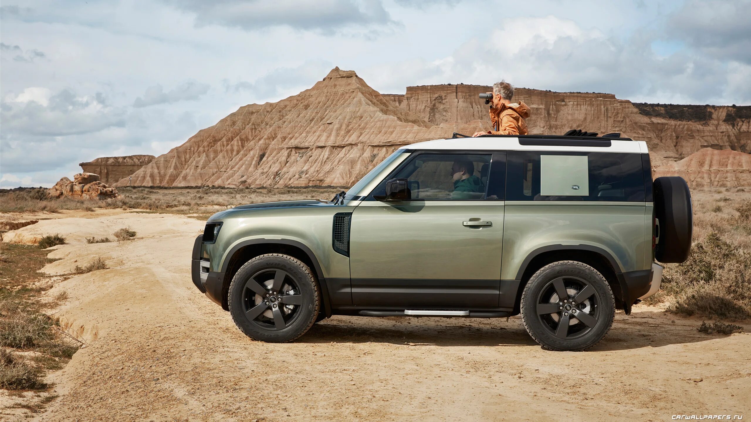 Lr defender. Ленд Ровер Defender 2020. Defender 90 2021. Ленд Ровер Дефендер 90. Новый ленд Ровер Дефендер 2022.