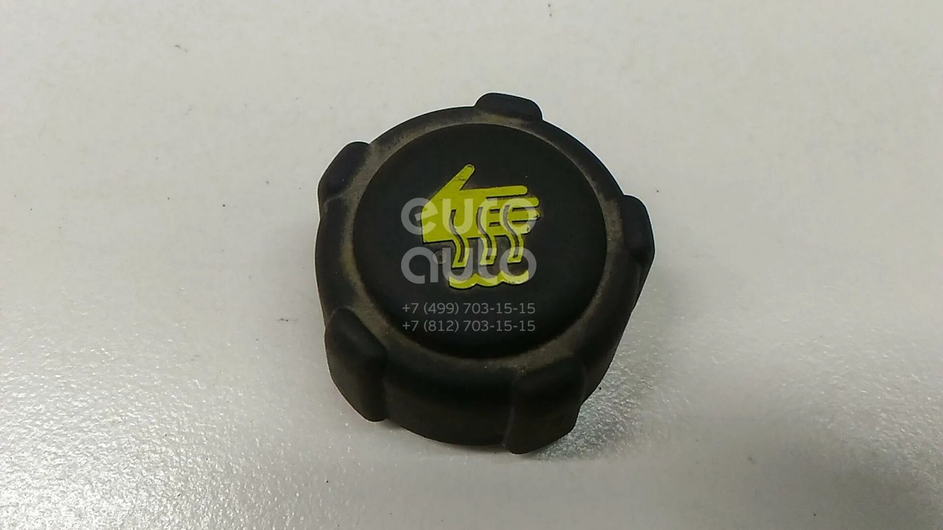 Renault 8200048024 крышка расширительного. Крышка расширительного бачка логан. Крышка расширительного бачка логан 1. Крышка расширительного бачка логан. Renault 8200048024 крышка расширительного бачка.