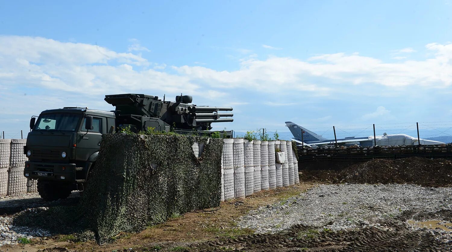 Есть ли пво в татарстане. ГНТ-2 габион военные. Габионы ГНТ-1 В Сирии. Панцирь-с1 Сирия. Панцирь-с1 Сирия Хмеймим.