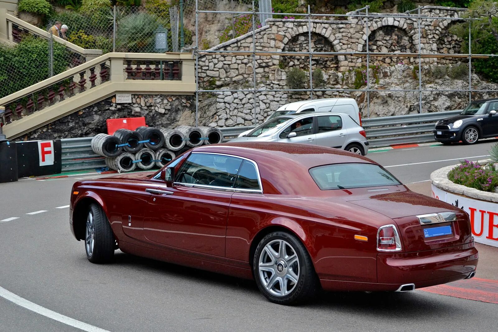 Роллс ройс купе. Rolls Royce Phantom Coupe. Rolls Royce Phantom Coupe 2022. Rolls Royce Phantom купе. Rolls Royce Phantom Coupe 2020.