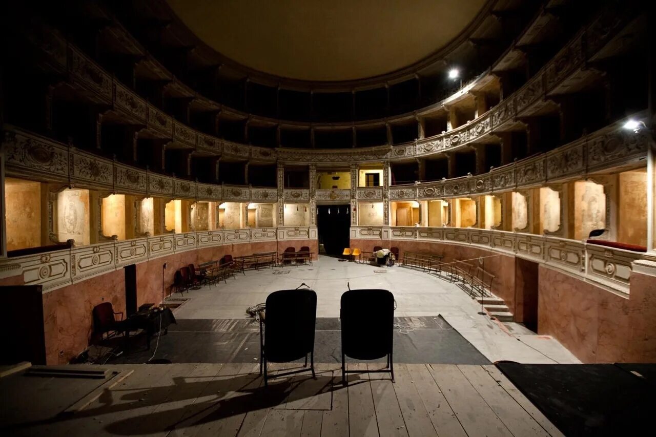 Театр ди. Марракеш Theatro. Teatro alla Scala отель Турция. Carlo Ipata. Модно ди в театр в спортивнлм.