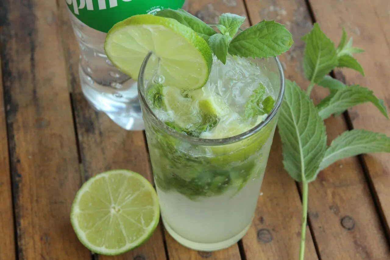 Мохито звезда. Мохито Mojito безалкогольный. Мохито безалкогольное Мохито безалкогольное. Спрайт Мохито. Коктейль Мохито безалкогольный.