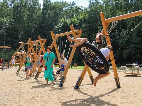 Томилино детский парк. Детская площадка в парке. Детская площадка в Томилино. Новая детская площадка Томилино. Площадки парка сказок Томилино.