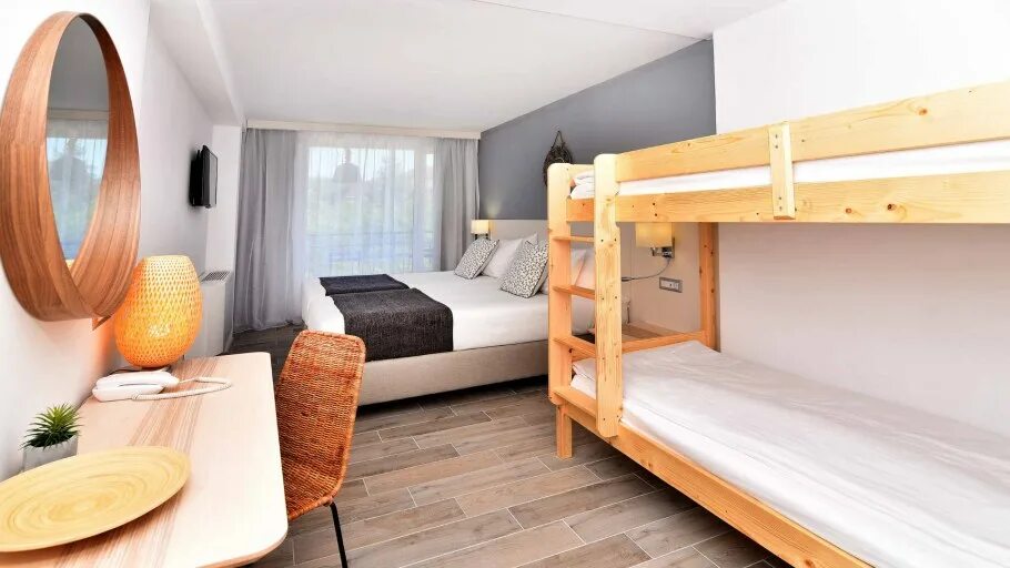 Отель Family Bunkbed Room. Family Bunkbed Room в Турции. Семейный номер. Двухместный семейный номер.