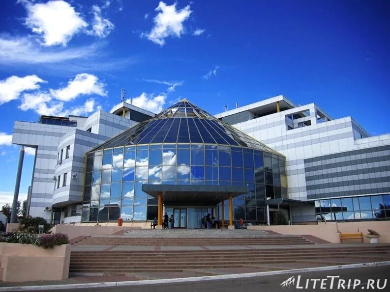 Шахматный городок в элисте сити чесс. Сити чесс. Дворец шахмат элиста. Сити чесс. Дворец сити чесс в элисте.