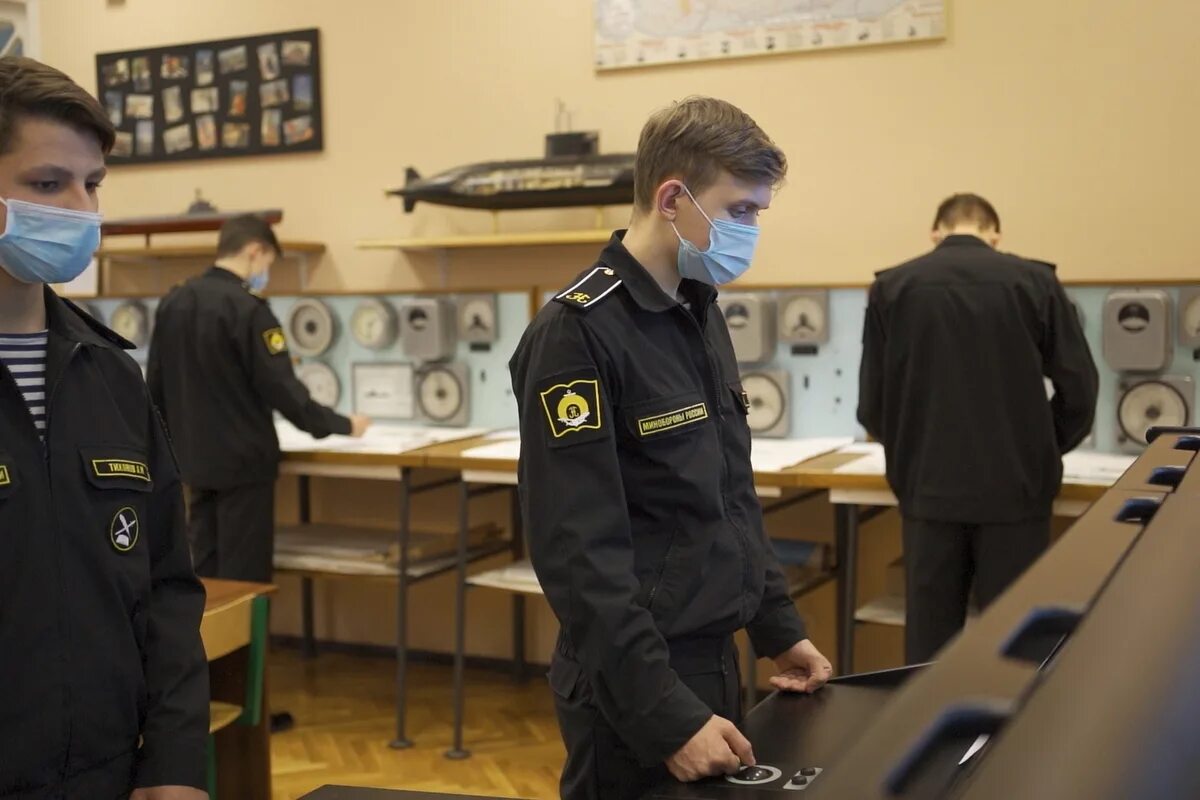 Вузы спб после 11. Нахимовское училище в Санкт-Петербурге. Нахимовское военно-Морское училище СПБ. Нахимовское кадетское училище Санкт-Петербург. Нахимовское училище Питер.