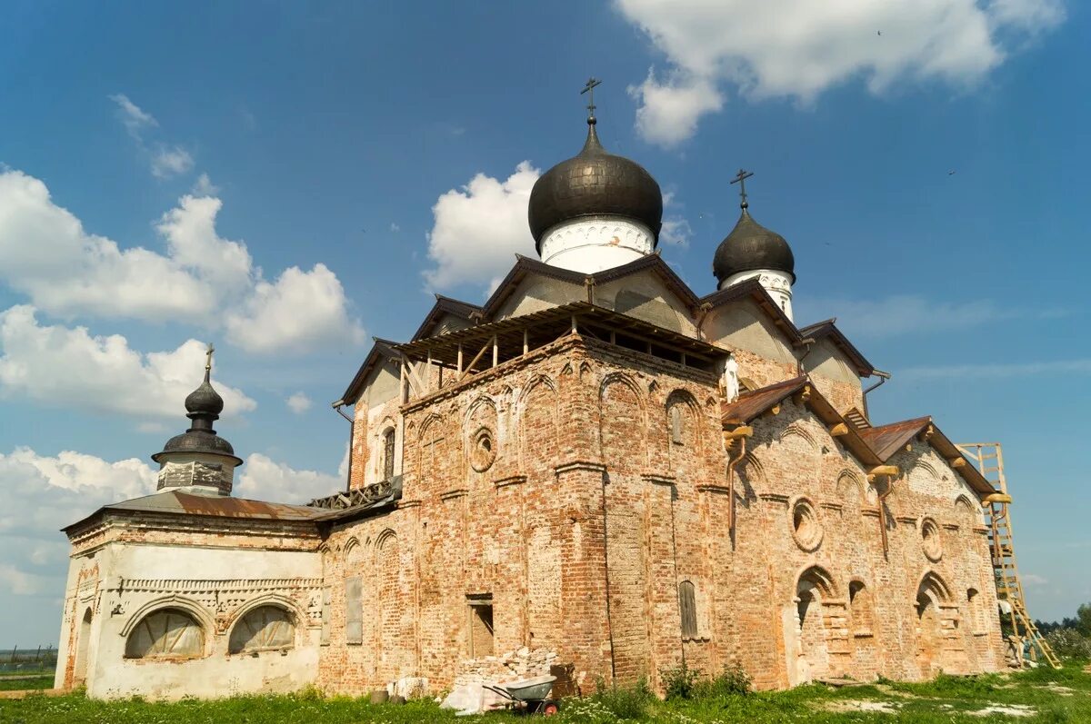 михайло клопский монастырь. свято-троицкий михайло-клопский монастырь. михайло клопский монастырь. михаил клопский монастырь великий новгород. клопский свято троицкий монастырь новгорода.