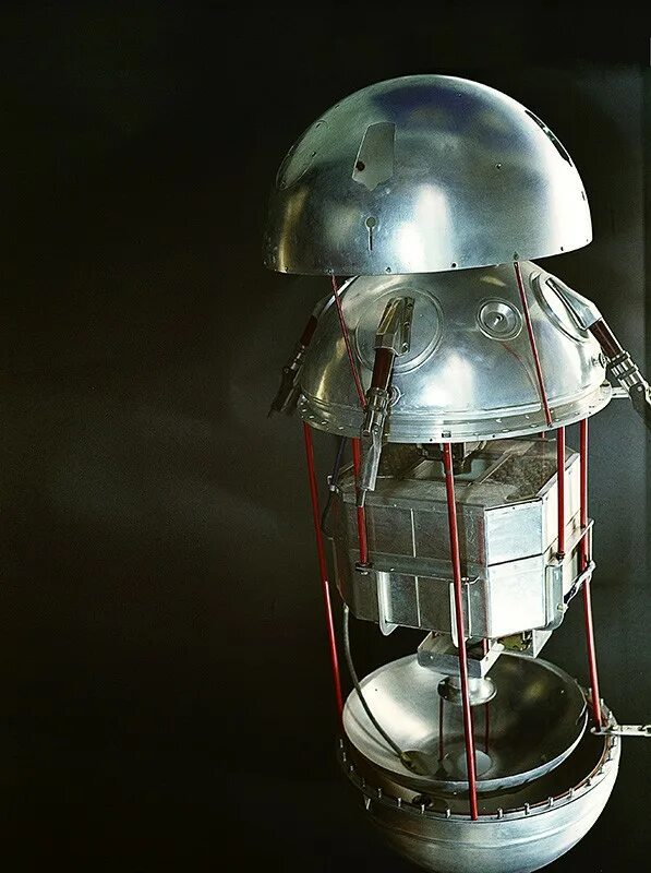 Первый советский космический аппарат. Первый искусственный Спутник земли 1957. ПС-1 Спутник. «ПС-1» («простейший Спутник-1»).. Первый Спутник земли запущенный 4 октября 1957.
