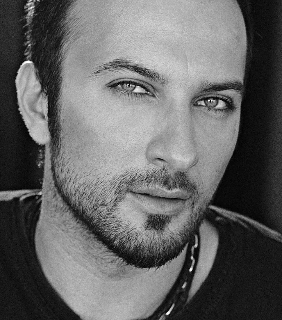 Tarkan 1984. Клипы турецкого певца таркана. Таркан çok ağladim. Турецкий певец таркан. Кан тао.