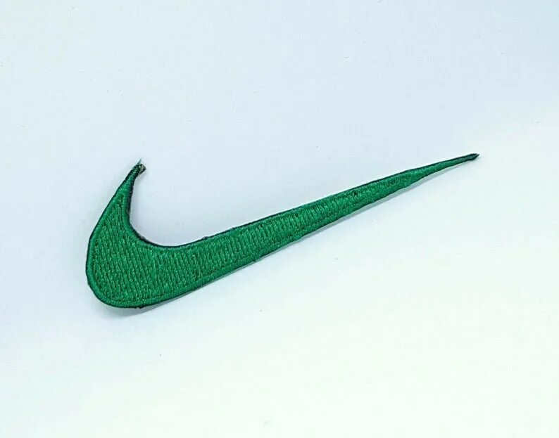 Свуш найк. Найк свуш патч. Nike Swoosh логотип. Шеврон Nike. Нашивка найк