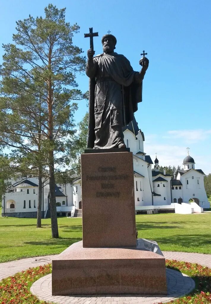 Памятник валаам. Валаамский монастырь карелия. Памятник валаам. Карелия остров валаам монастырь. Владимирский скит валаамского монастыря.