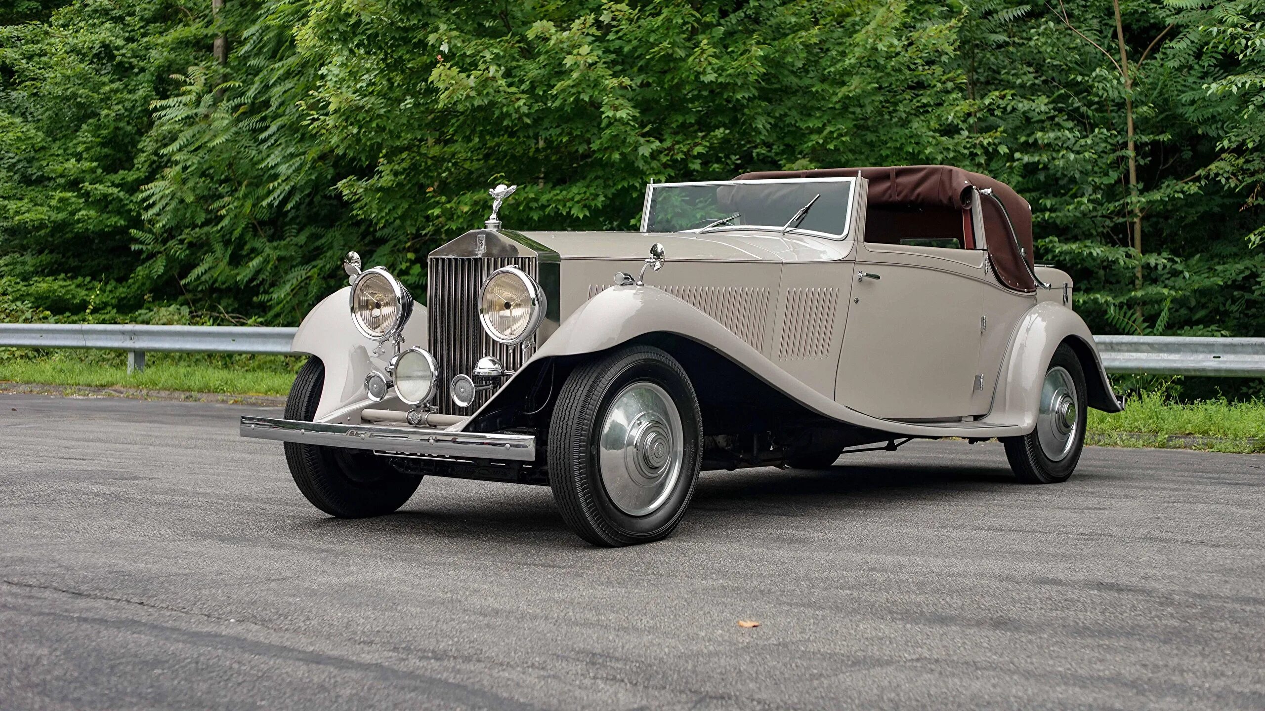 Старые роллс. Rolls-Royce Phantom II 1934. Rolls Royce Phantom 1934. Rolls-Royce Phantom II. Rolls Royce Phantom 2.