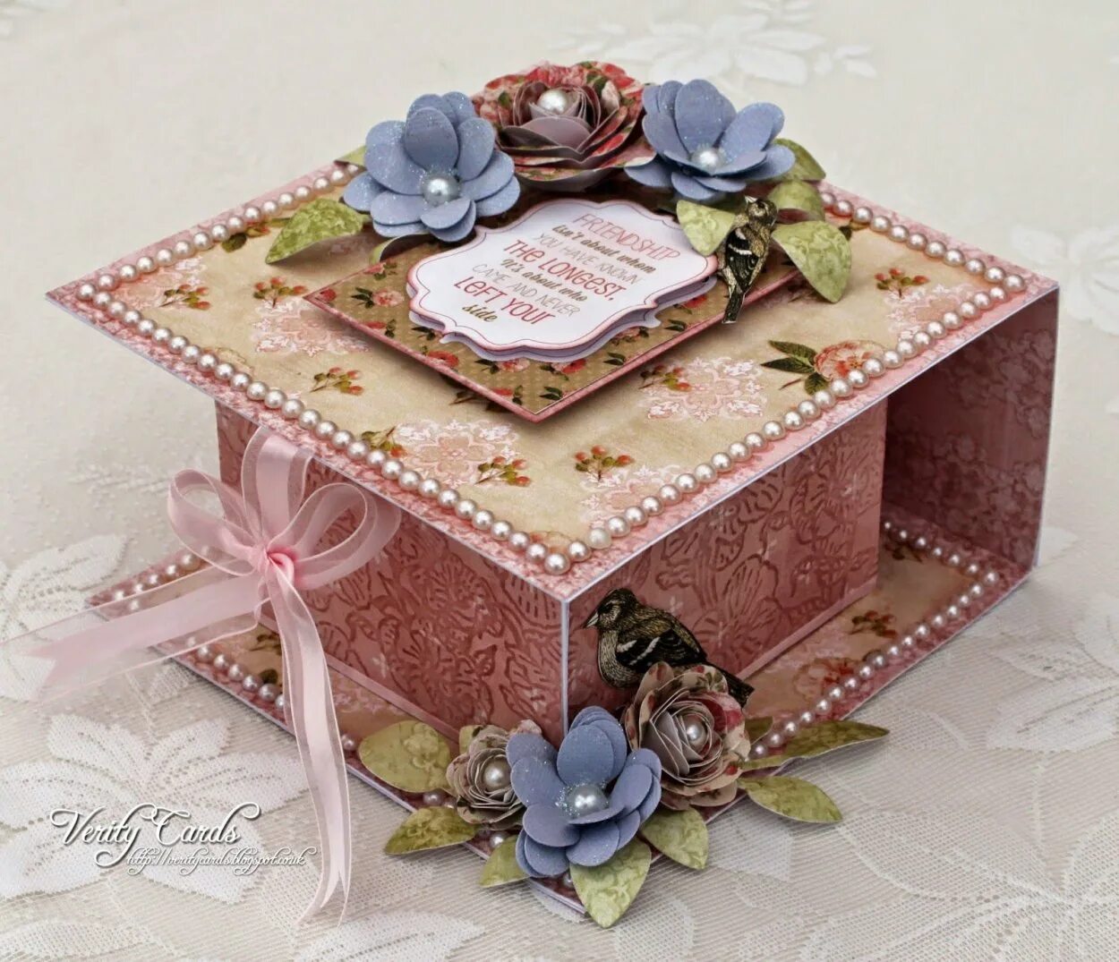 маленькие коробочки для подарков. красиво украсить коробку. красивые коробочки для подарков. коробочки в ручную. коробочки в ручную.