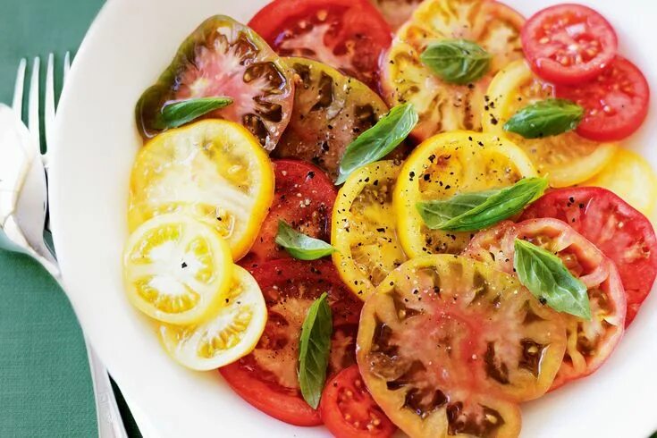 Heirloom tomato salad (With images) Heirloom tomato salad recipes, Heirloom toma