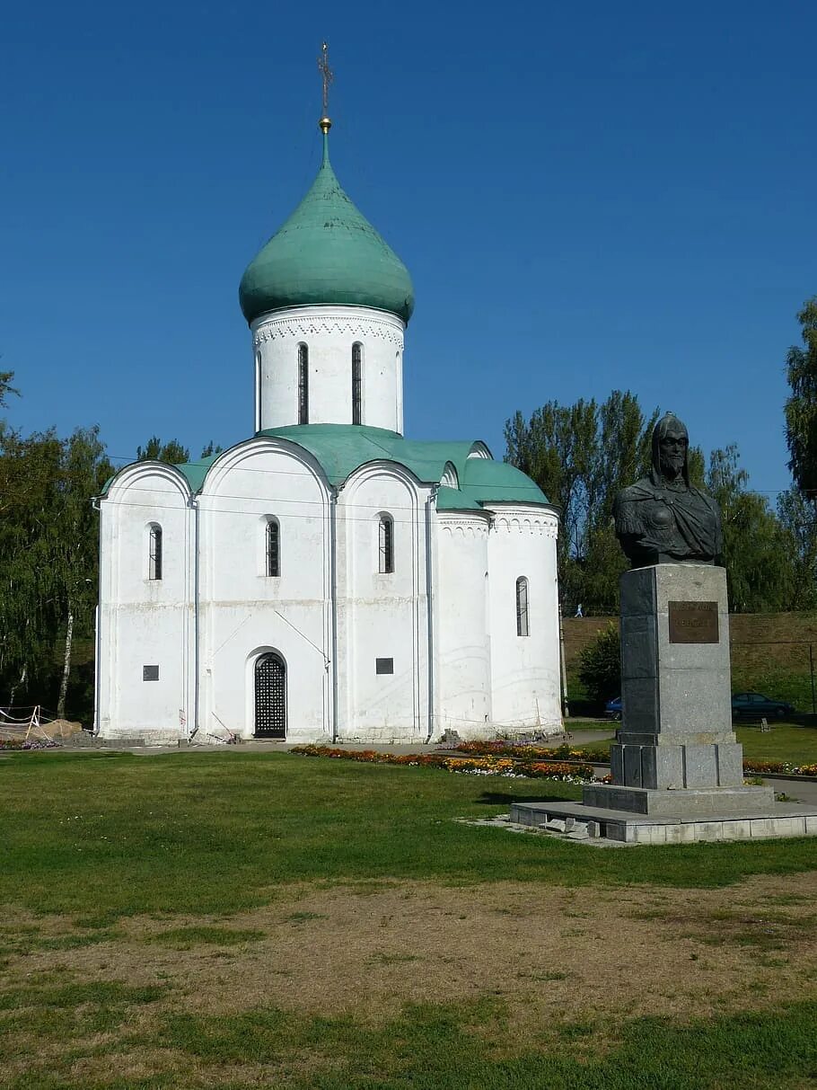 Памятники православной архитектуры. Храм христа спасителя стиль архитектуры. Церковь спаса на ильине в новгороде. Верхотурье мужской свято-николаевский монастырь. Памятники православной архитектуры.