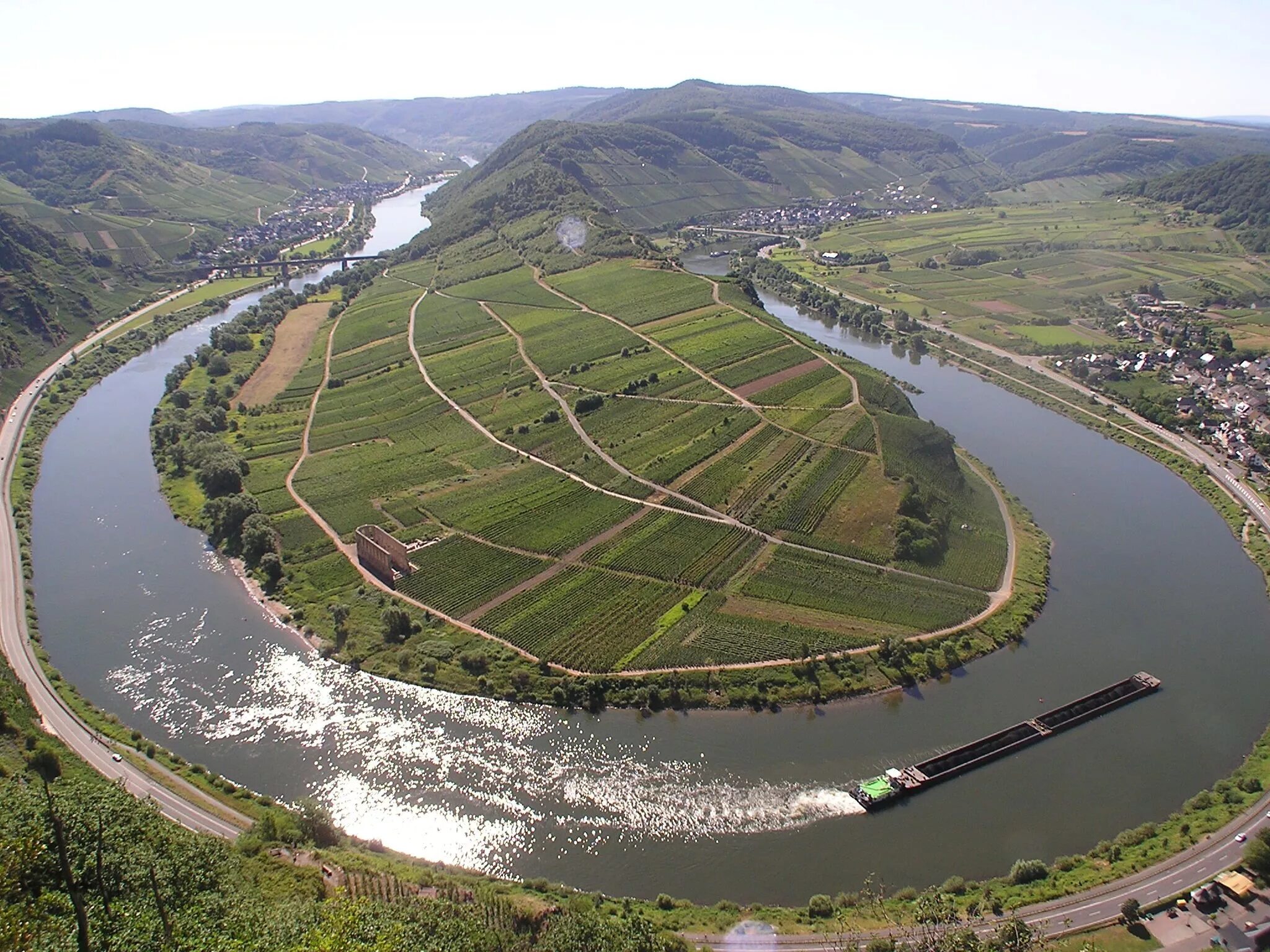 Как называется река германии. Река Мозель в Германии. Долина реки Мозель. Moselle река. Мозель Германия Юг.