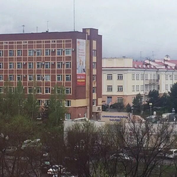 Жд больница хабаровск. Воронежская 49 хабаровск. Железнодорожная больница 1 корпус хабаровск. Спортивный комплекс ржд хабаровск. Жд больница 1 корпус хабаровск.