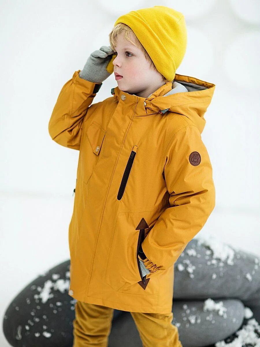 Мальчик горчичная. Куртка ATPLAY!. Куртка для мальчика. Куртка парка для мальчика. Желтая куртка для мальчика.