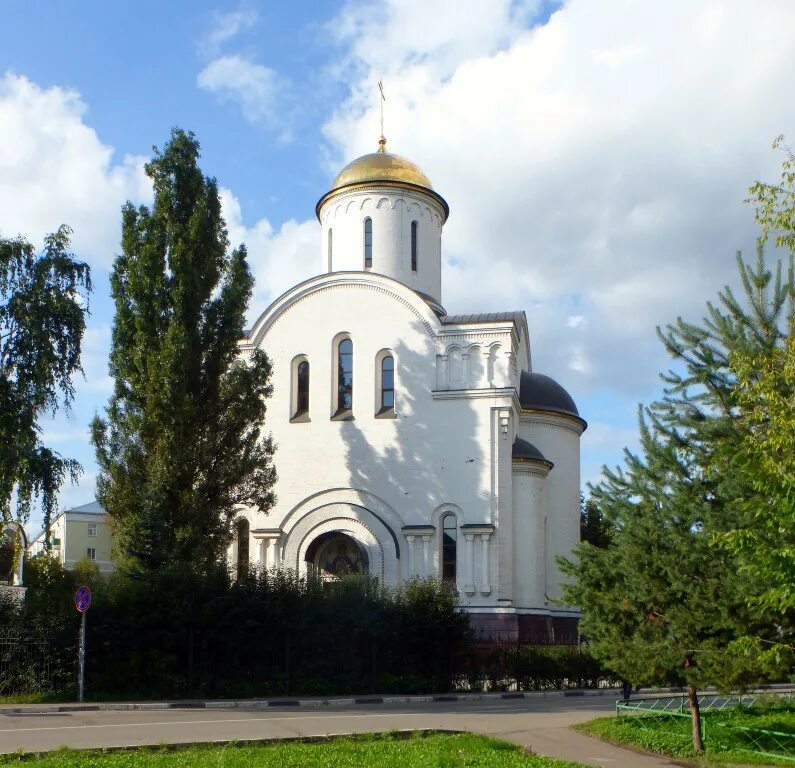 Храм в люберцах на октябрьском проспекте. Преображенский собор люберцы. преображения господня люберцы. богородицкий храм в люберцах. люберцы храм на кировской.