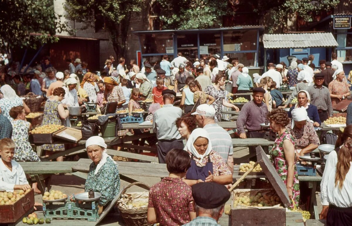 В начале 80 годов голландская фирма. Германия ФРГ 60е 70е 80е 90е годы. Фрэнк Баумгарт. СССР 1970-Х. 1970-Е годы в СССР.