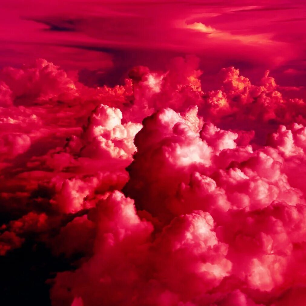 Есть красное облако. Красные облака. Красное небо. Алые облака. Красное небо с облаками.