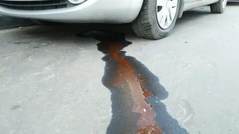 Лужа под машиной от кондиционера