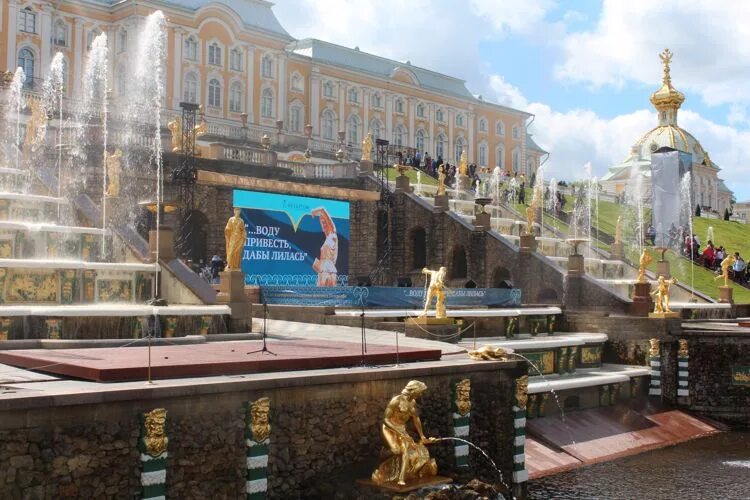 Когда включают фонтаны 2024. Фонтаны Петергофа в Санкт-Петербурге открытие 2023. Иванова, ю. н. Петергоф — столица фонтанов. Большой Каскад открытие фонтанов.