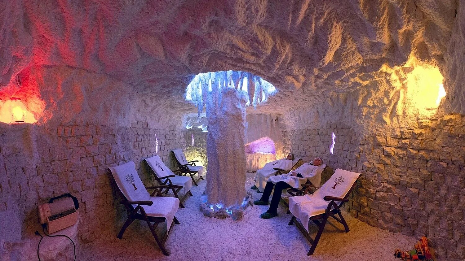 белокуриха галотерапия. соляная пещера грот. галокамера соляная пещера. галокамера соляная пещера. спелеотерапия палеозойский грот.
