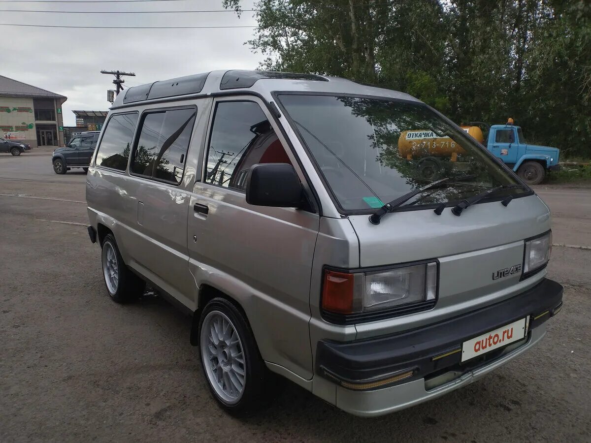 Отзывы тойота айс. Toyota LITEACE. Тойота Лайт Эйс. Toyota Lite Ace III. Тойота минивэн лит айс.