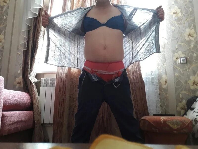 Голые Мужики В Лифчике