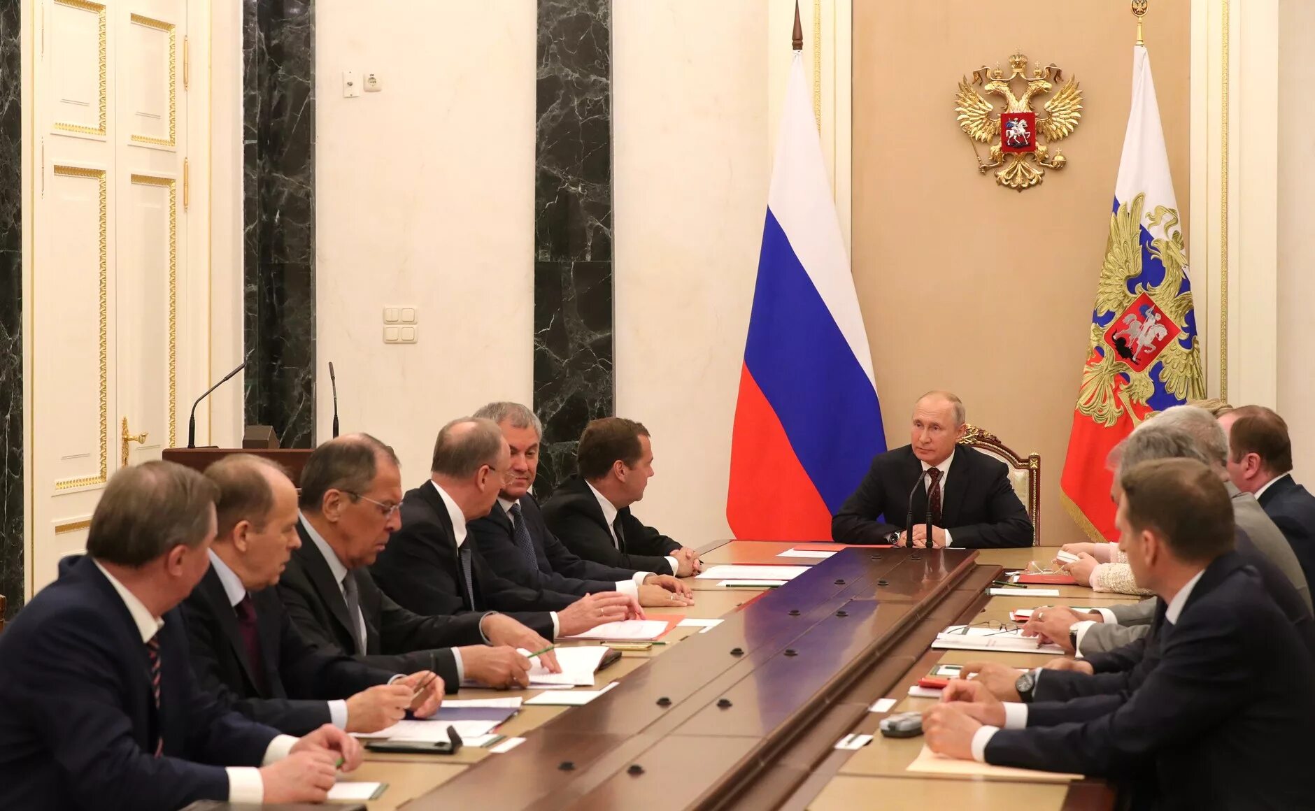 21 февраля в рф. Совещание с постоянными членами совета безопасности РФ. Совещание Путина с членами совета безопасности.