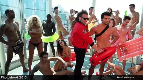 Фронтальна оголена фотосесія чоловічої знаменитості Джеремі Джексона.