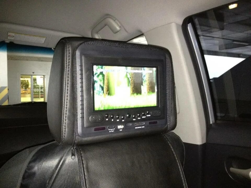 Подголовник с монитором. Toyota alphard 2003 экраны в подголовниках. шевроле каптива с 140 мониторы в подголовниках. подголовники с экраном на patrol 61. двд подголовники тойота камри v70.