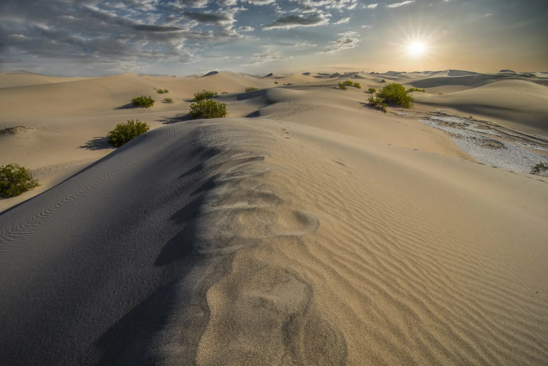 Дюны Барханы грядовые Пески. Долина пустынь дюны Аркашон. Дюны Долины смерти,Калифорния. Песчаные дюны, Броули, Калифорния..