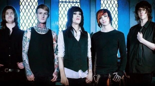 Follow my lead. Follow my. Follow my. Follow my. Вино footsteps.