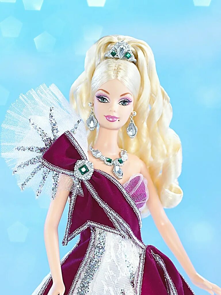 Барби holiday. Барби Холидей 2005. Коллекционная Holiday Barbie by Bob Mackie 2005. Кукла Барби Макки. Барби Хэппи Холидей 2005.