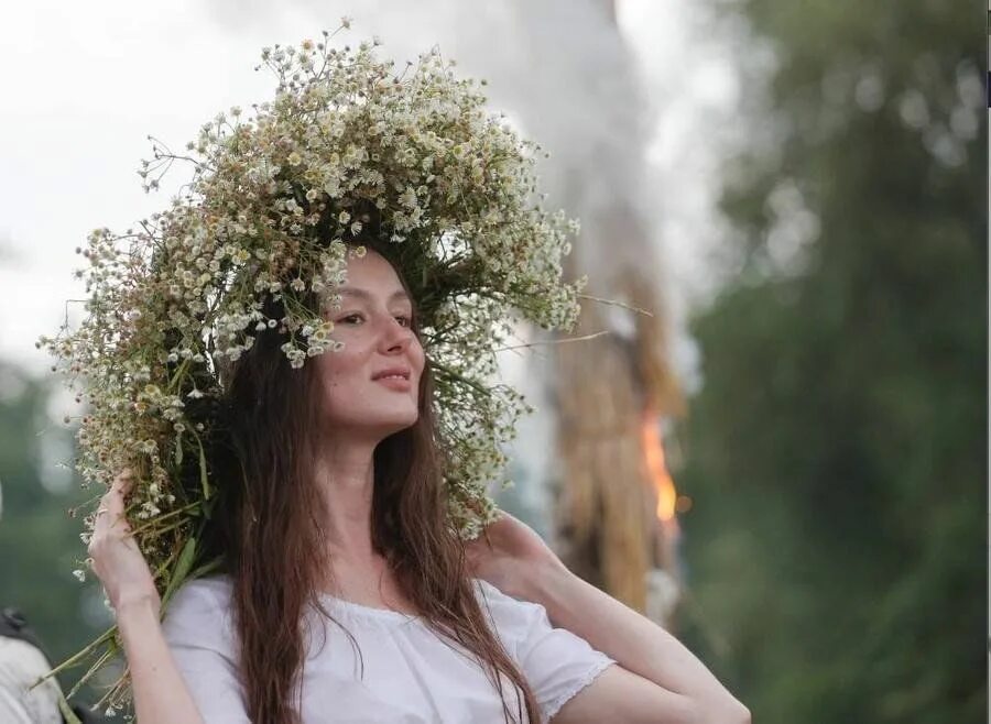 Ночь на ивана купала. Можно ли подстригаться на ивана купала. С праздником ивана купала. Можно ли подстригаться на ивана купала. Праздник ивана купала купание.