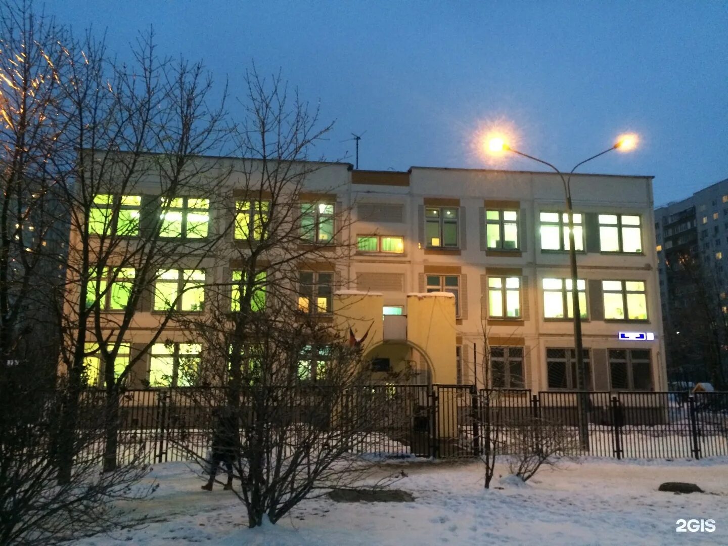Школа 1358 пятницкое шоссе. Школа 1358 пятницкое шоссе. Школа 1358 митино. Школа 1747 митино. Школа 1358 корпус 3.