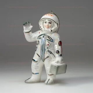 Игрушка космонавт
