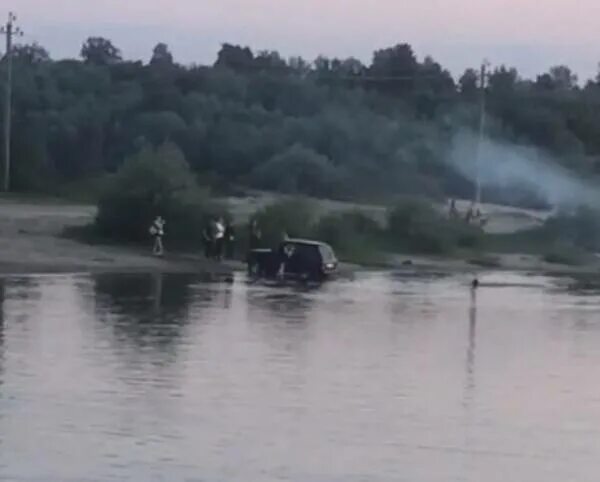 Озерах водителем. Орлик Брянск озеро. Орлик 5 Брянск. Орлик разлив 2023 Брянск. Пруд Орлик в Брянске.