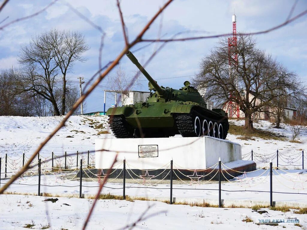 Погода в танковом. Танк памятник станица бесстрашная. Памятник-танк на родине Дмитрия Федоровича Лавриненко ст.бесстрашная. Новопетровское танк Лавриненко. Танк в станице.