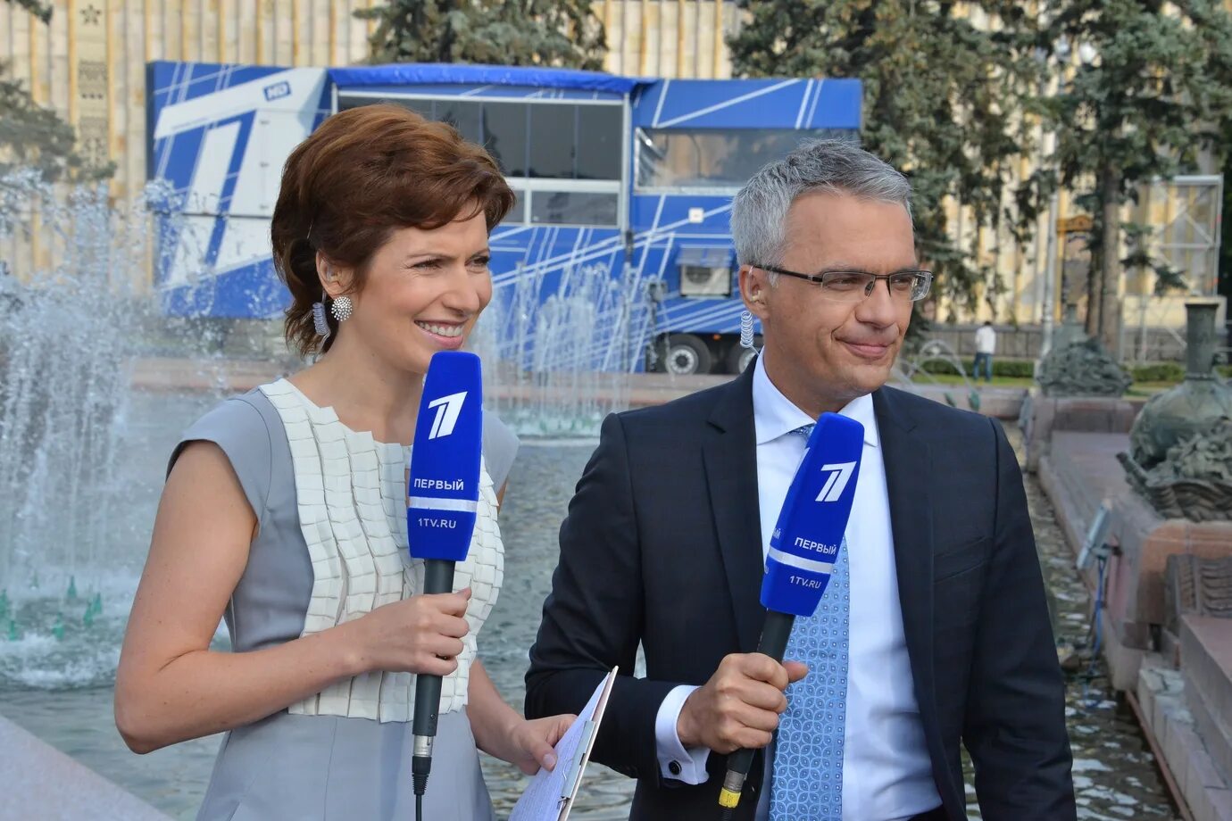 Ведущие доброе утро 1 канал фамилии. Телеведущая первый канал. дикторы первого канала. первый телеведущие первого канала. основатель первого канала.
