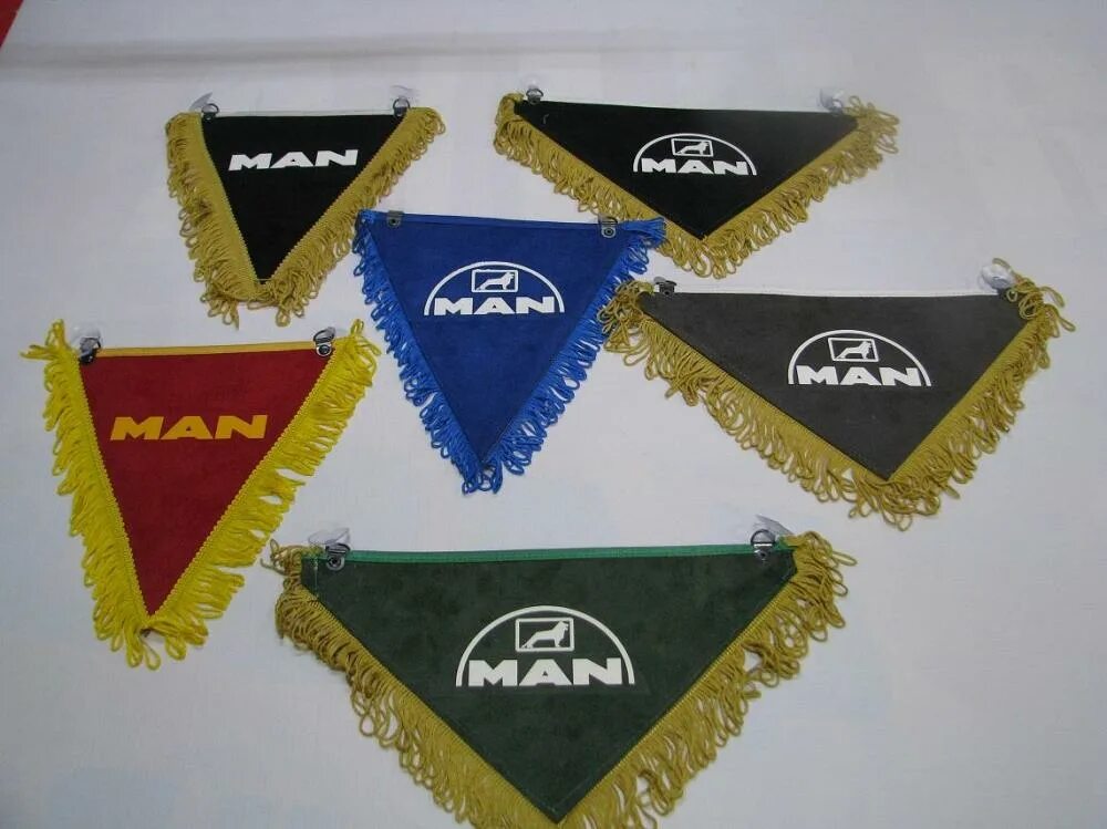 Флажки грузовик. Вымпел даф даф вымпел даф. Вымпел камаз тройной. Флажки гирлянда в авто. Флажки грузовик.