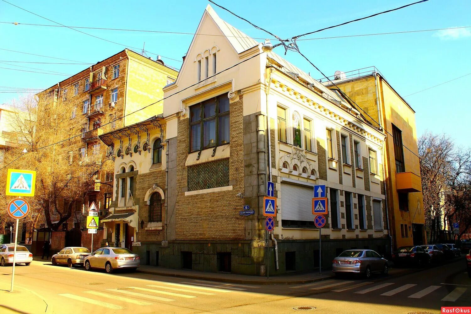 москва хлебный переулок 1. малый ржевский переулок. ржевский переулок москва. посольство грузии в москве. малый ржевский переулок.